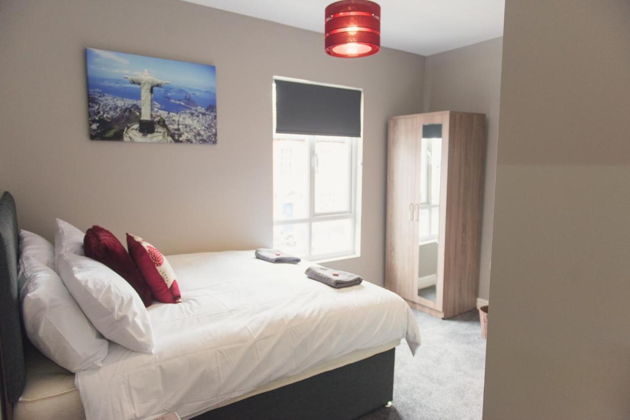 Charming 6 Bedroom House All With En-Suite - Large Garden Tamworth Bagian luar foto