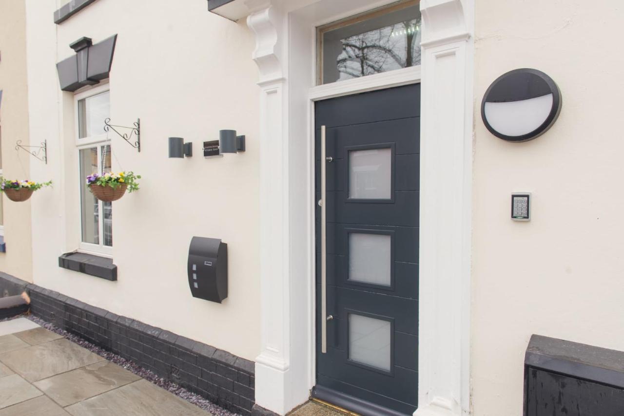 Charming 6 Bedroom House All With En-Suite - Large Garden Tamworth Bagian luar foto