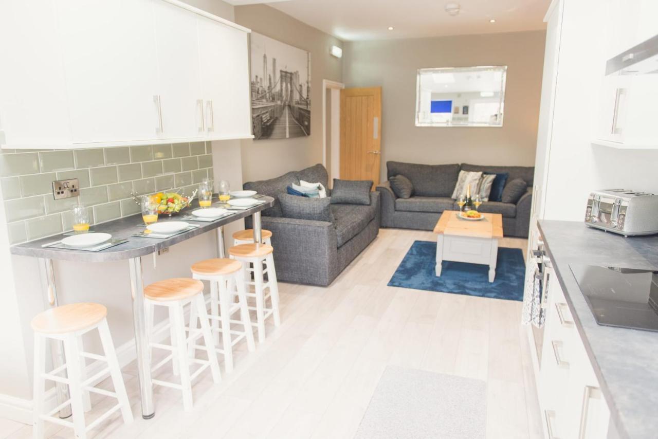 Charming 6 Bedroom House All With En-Suite - Large Garden Tamworth Bagian luar foto