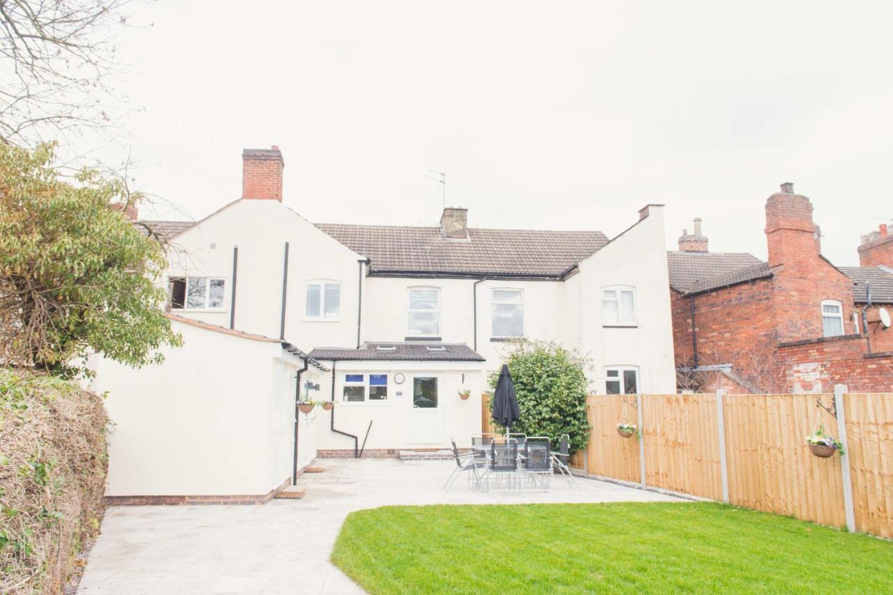 Charming 6 Bedroom House All With En-Suite - Large Garden Tamworth Bagian luar foto